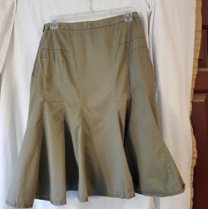 Sitwell skirt size 2, green